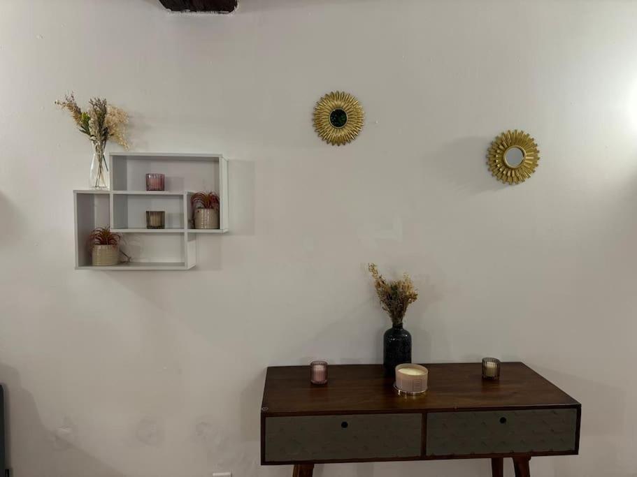 Appartement T2 Cosy Centre-Ville Pernes-les-Fontaines Kültér fotó